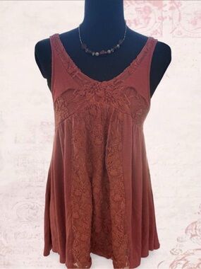 Weavers Lace-Trim Sleeveless Top in Rust Orange